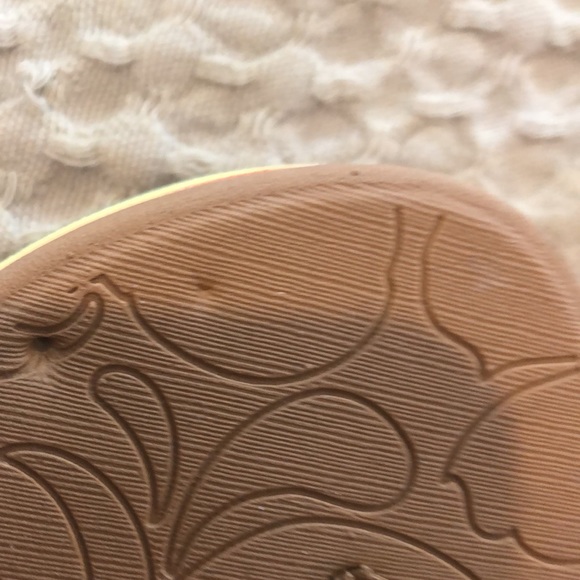 COPY - Roxy 7 Woman NWT  ROXY Squishy Flop Flop.  I have 4 pairs for myself. SO… - Picture 4 of 7